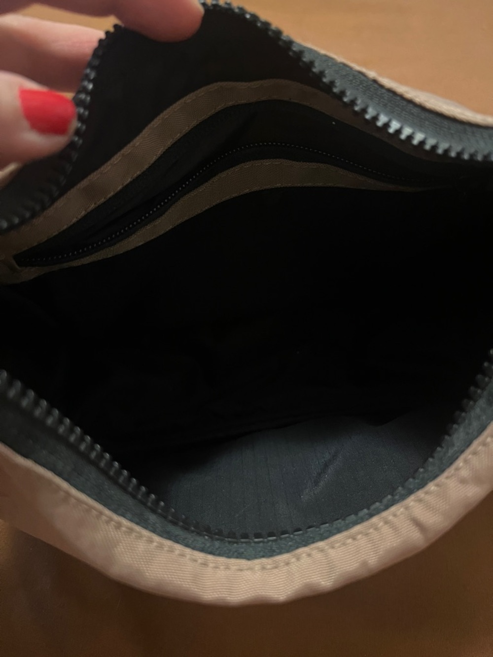 2 Baggu Bags- Women’s Soft Shoulder Bag in Light Tan and Brown Fanny Pack - Picture 4 of 7